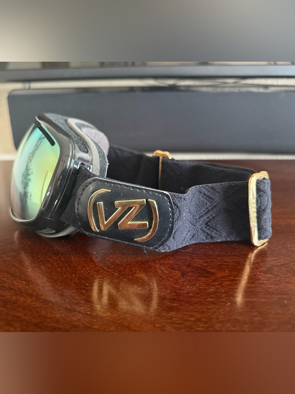 VonZipper Black Mirrored Lens Snow/Surf Goggles